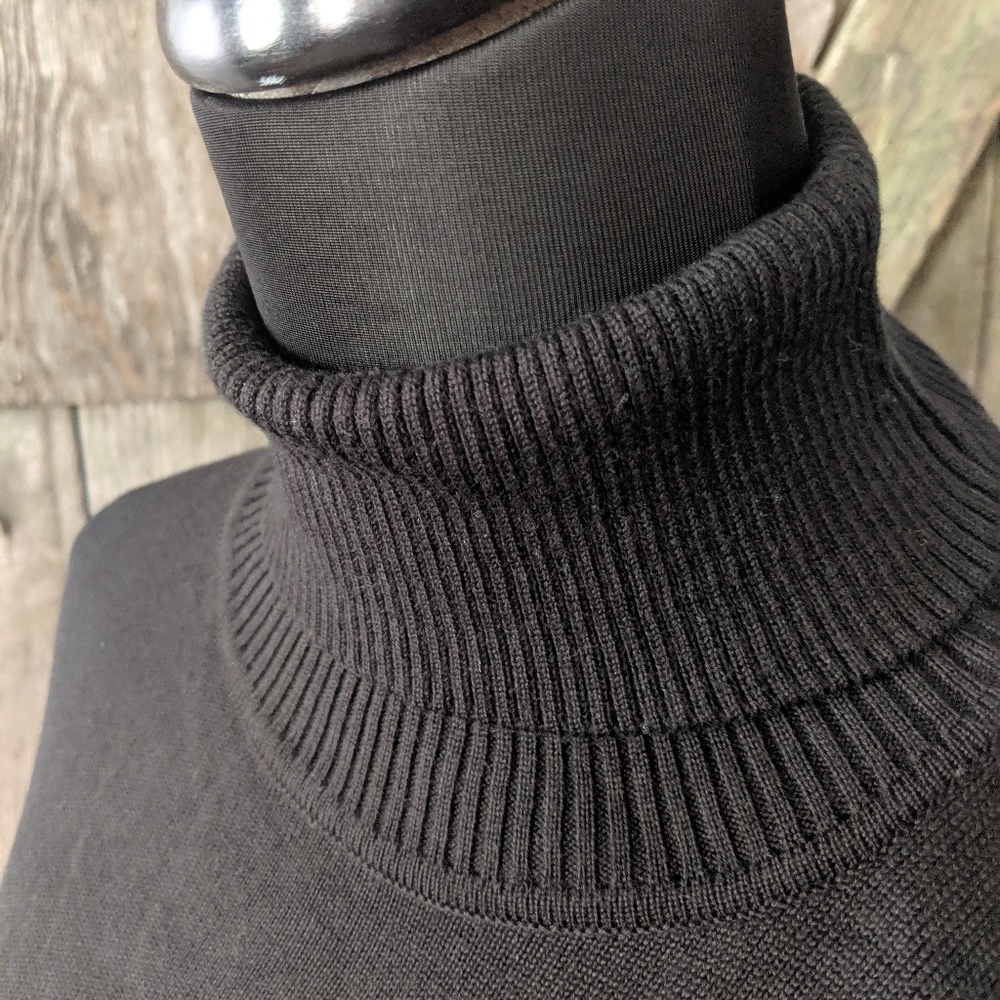 NWT Tommy Hilfiger BLK Turtleneck Sweater